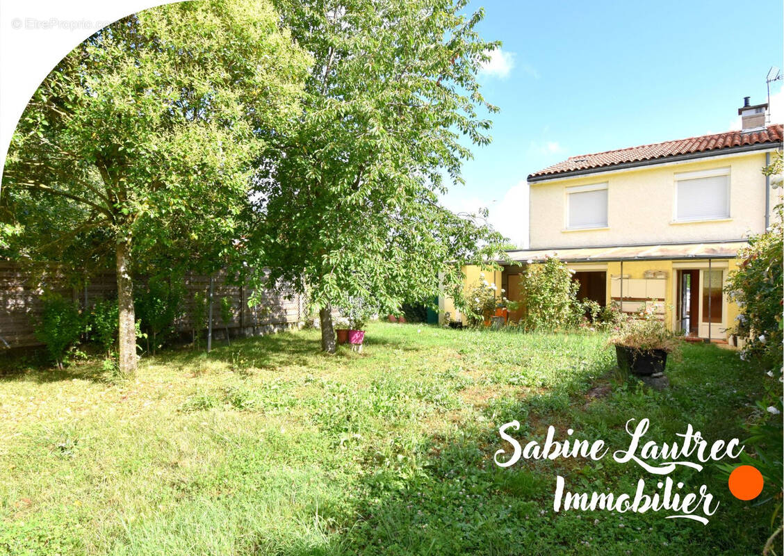 Maison à LABRUGUIERE