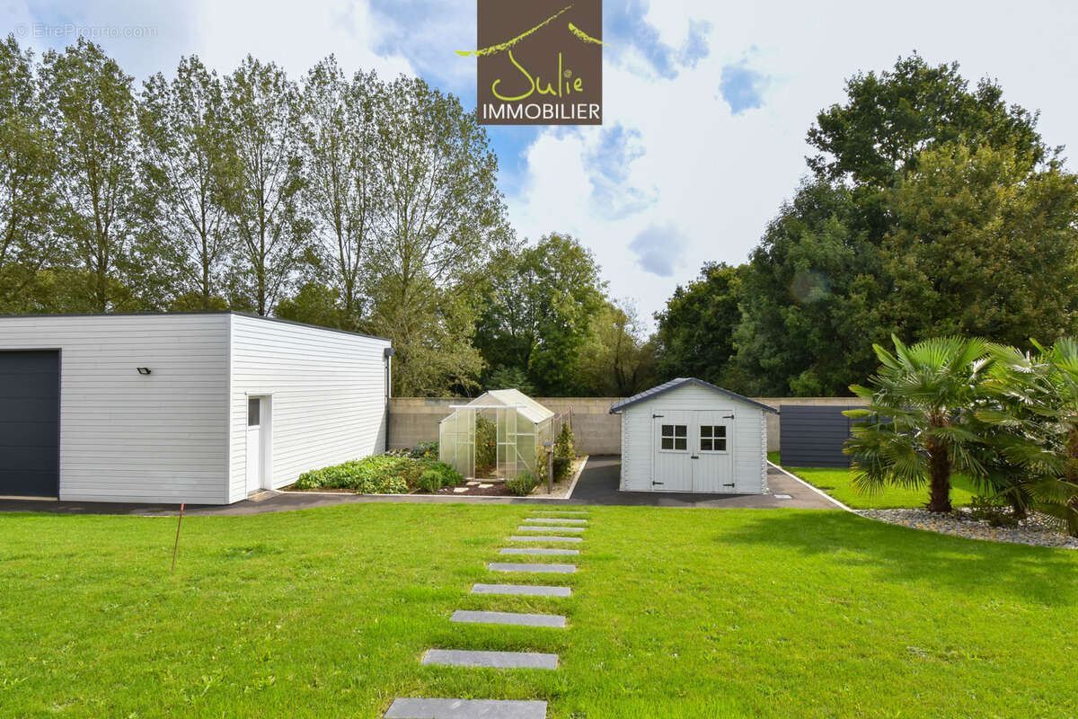 Maison à MONCOUTANT