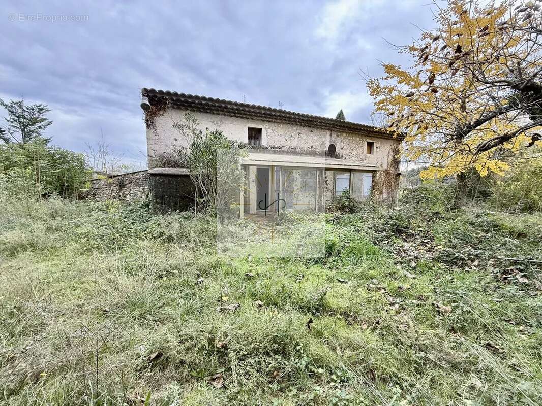 Maison à MONTELIMAR