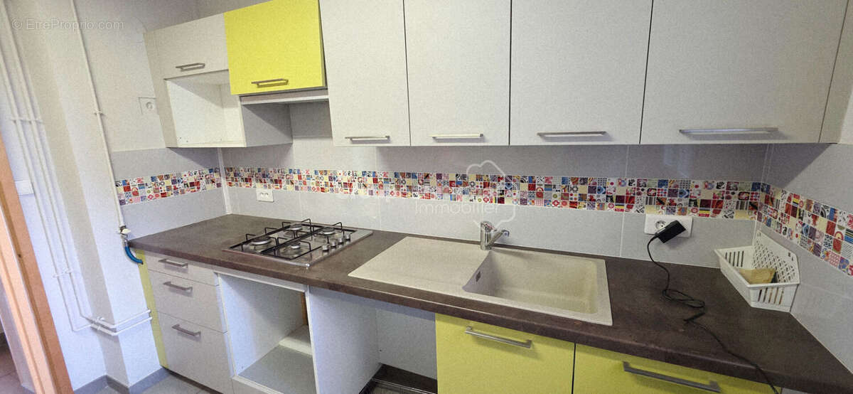 Appartement à BAGNOLS-SUR-CEZE