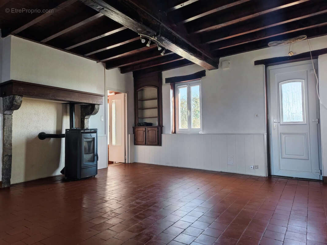 Maison à SAVIGNY-POIL-FOL