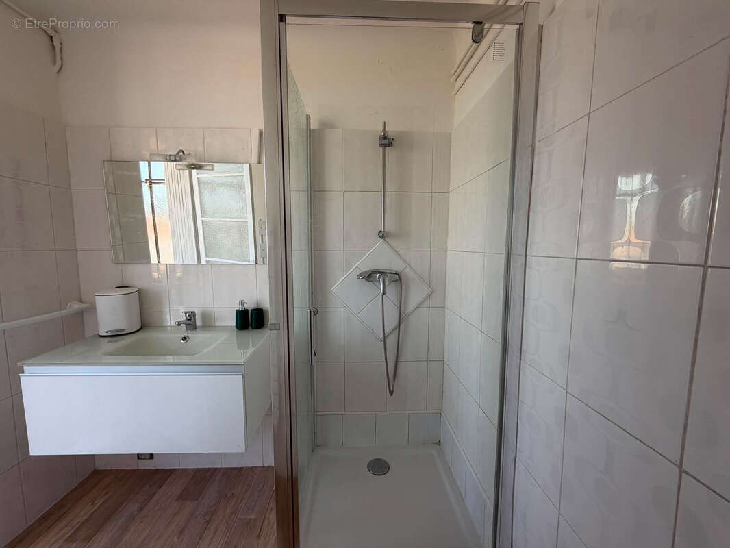 Appartement 63 m² à Arles  - photo 6
