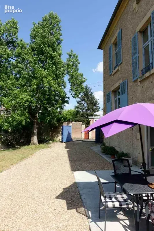 Maison Bengy Sur Craon 7 pièce(s) 210 m2 avec dépendances entièrement rénovée - photo 4