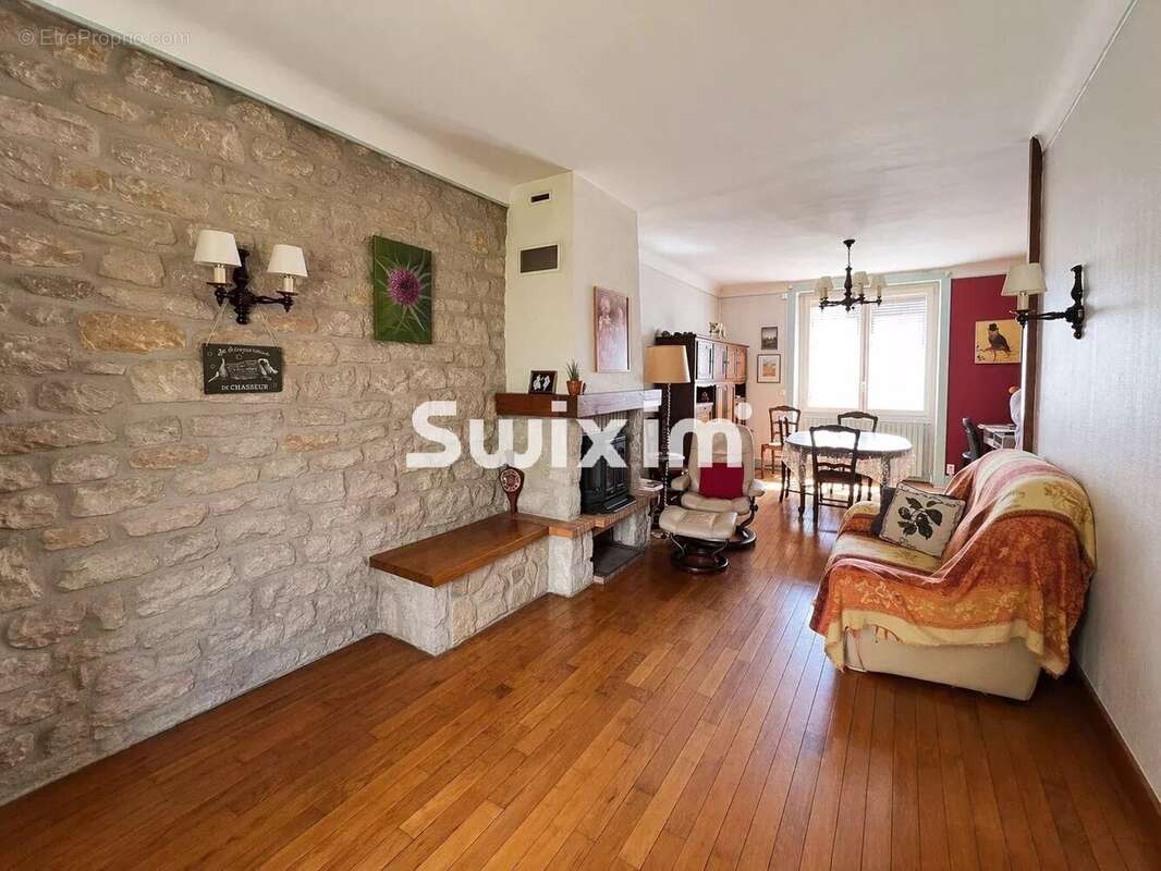 Maison à LONS-LE-SAUNIER