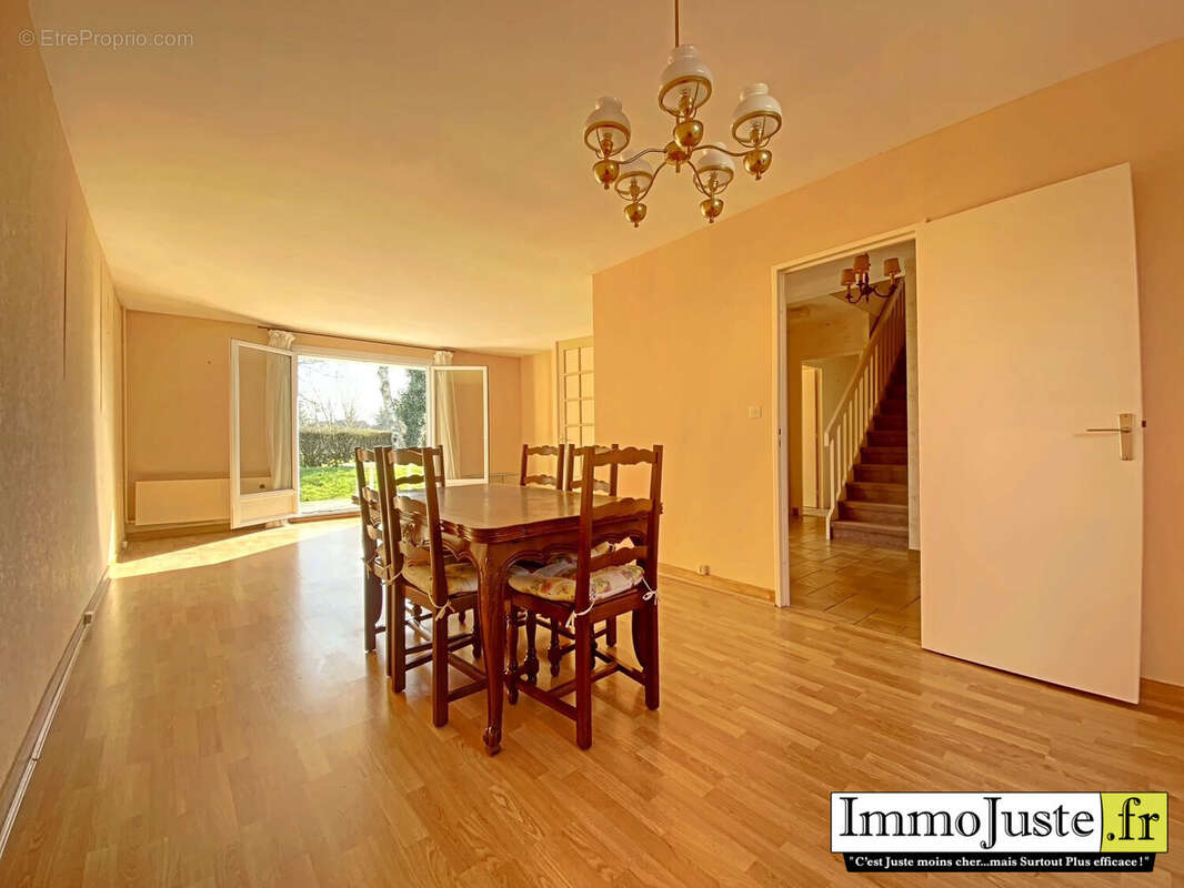 Maison à LES ESSARTS-LE-ROI