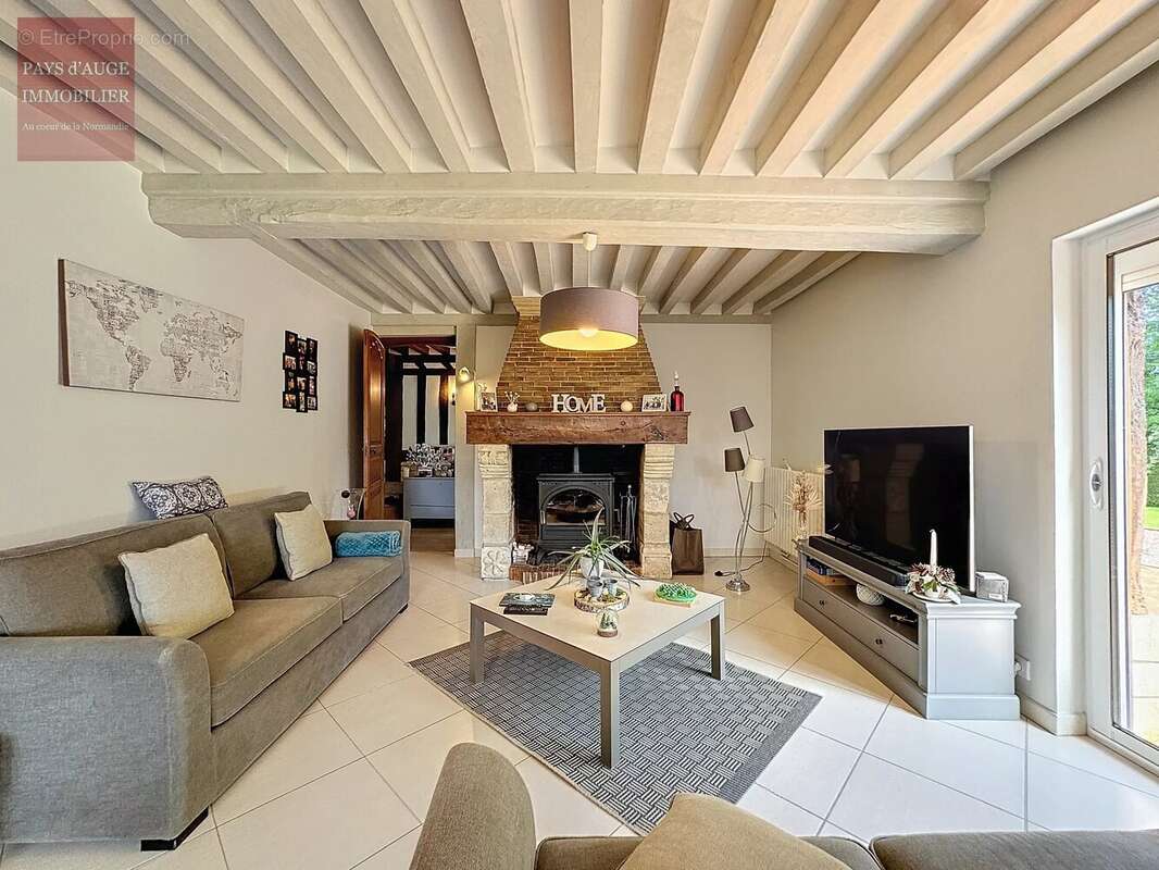 Maison à SAINT-PIERRE-SUR-DIVES