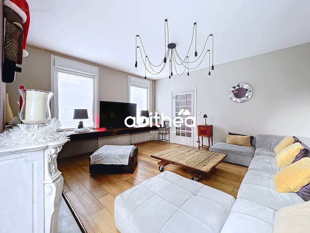 Maison à ENGLEFONTAINE