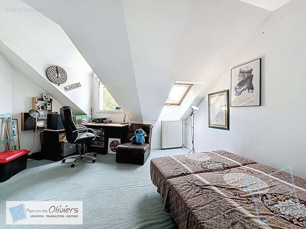 Maison à VOISINS-LE-BRETONNEUX