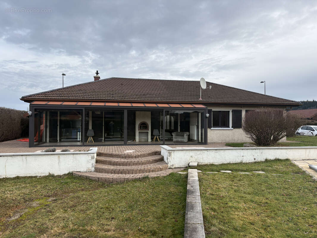 Maison à BIANS-LES-USIERS