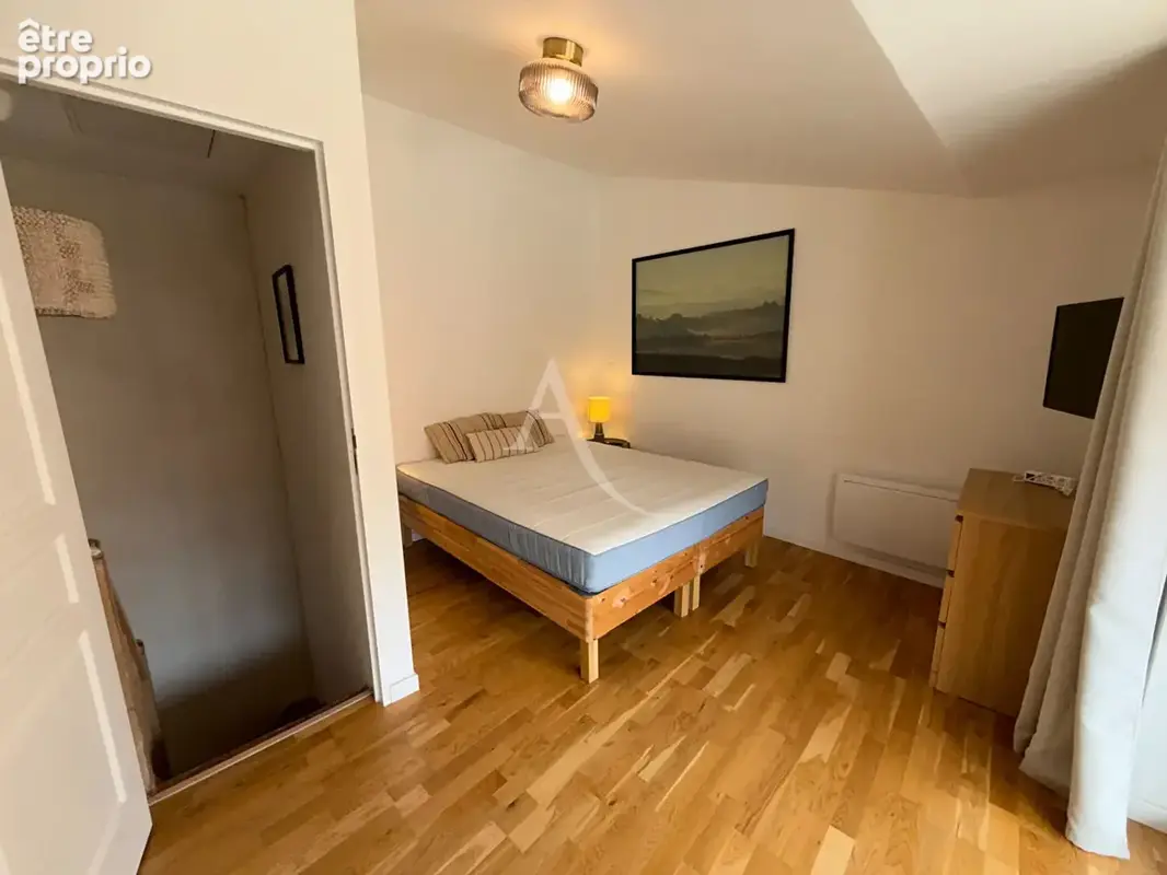 CARCASSONNE, Maison Rénovée avec garage et terrasse - photo 9