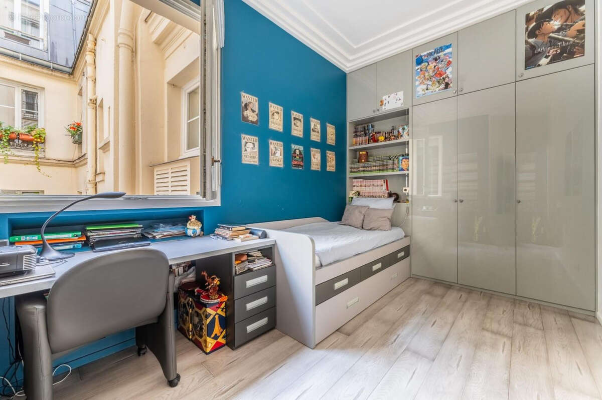 Appartement à PARIS-17E