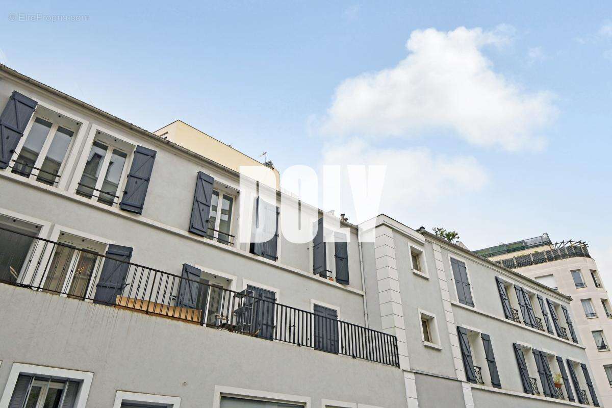 Appartement à PARIS-16E