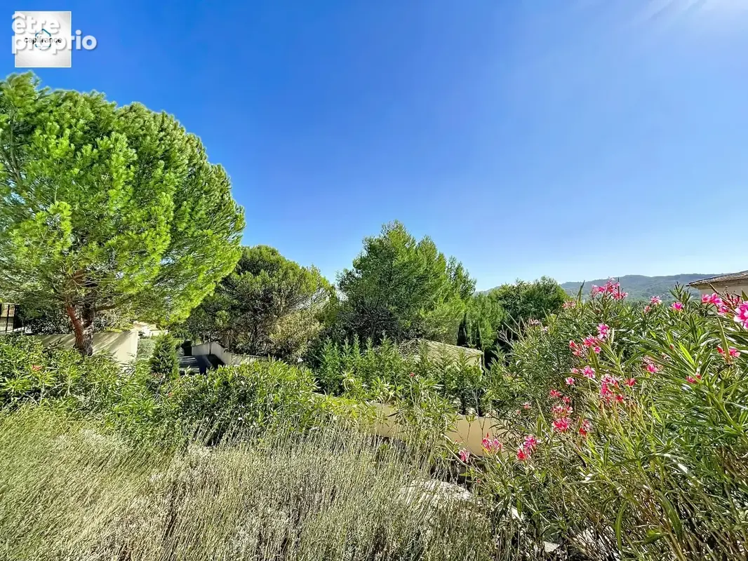 Domaine et golf de Pont royal appartement de 64 m² .  Terrasse avec vue dégagée,  Piscine résidentielle, Garage box fermé, cave - photo 19