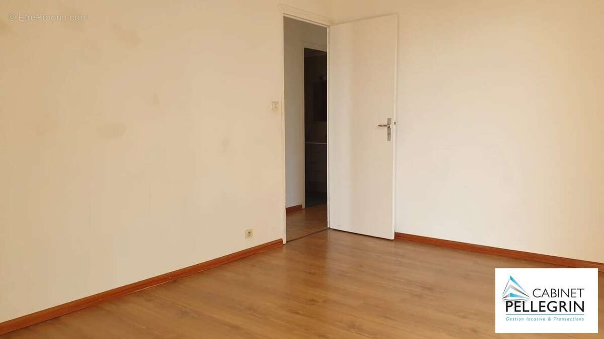 Appartement à MARSEILLE-4E