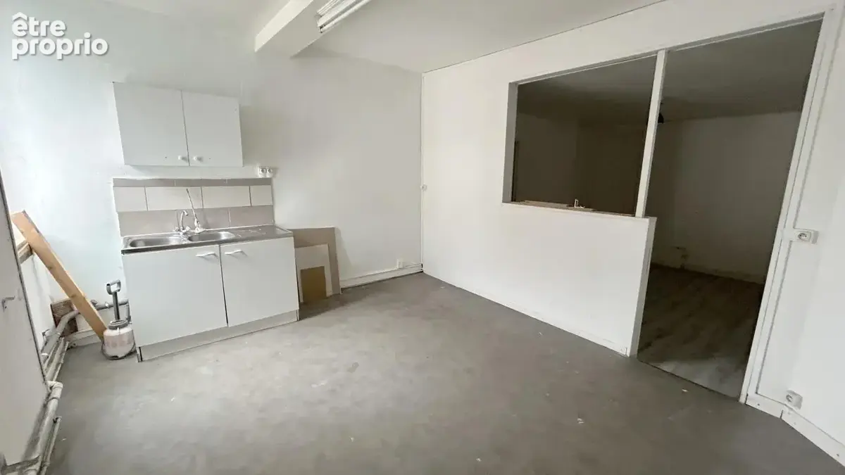 Immeuble à fort potentiel locatif à Avesnes-sur-Helpe, 6 logements + 3 garages - photo 2