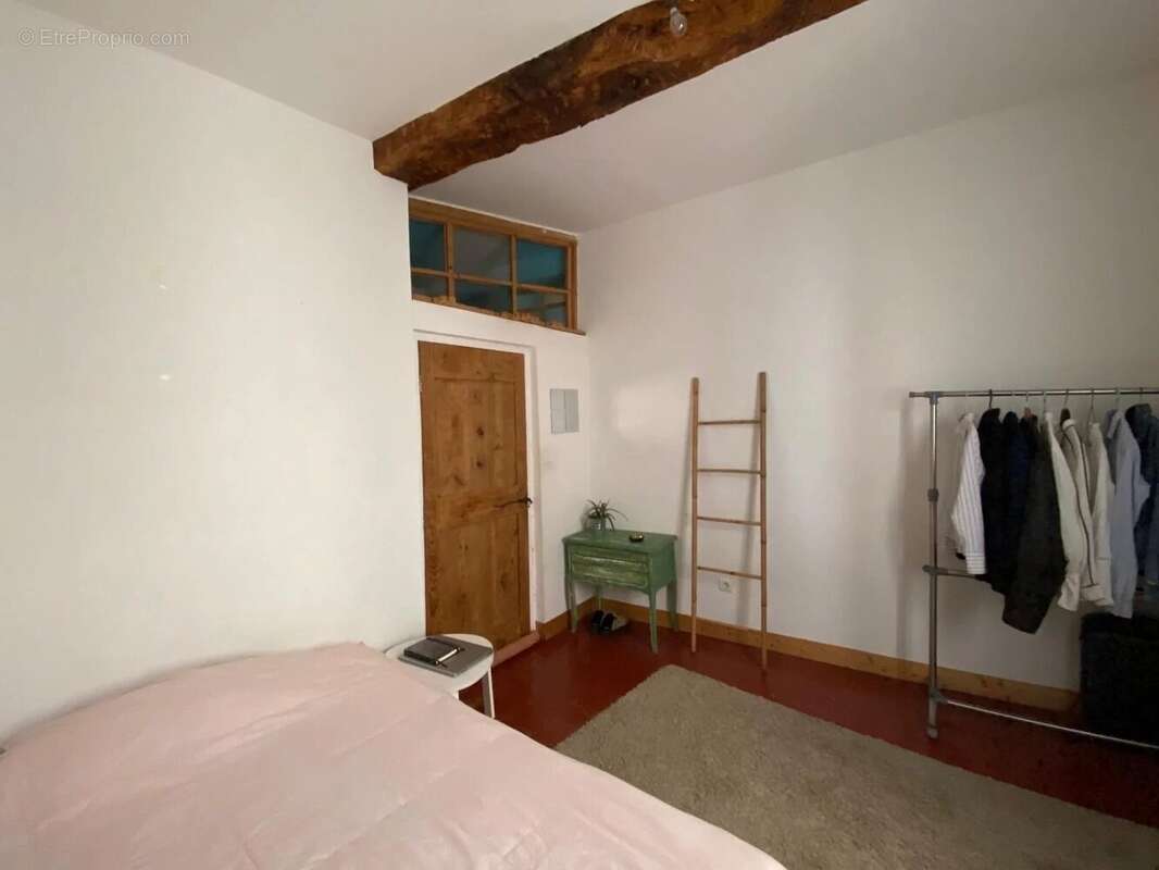 Appartement à COTIGNAC