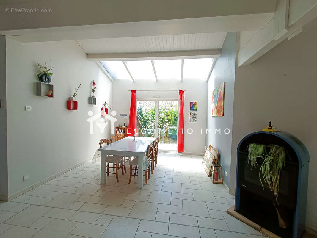 Maison à CHARRON