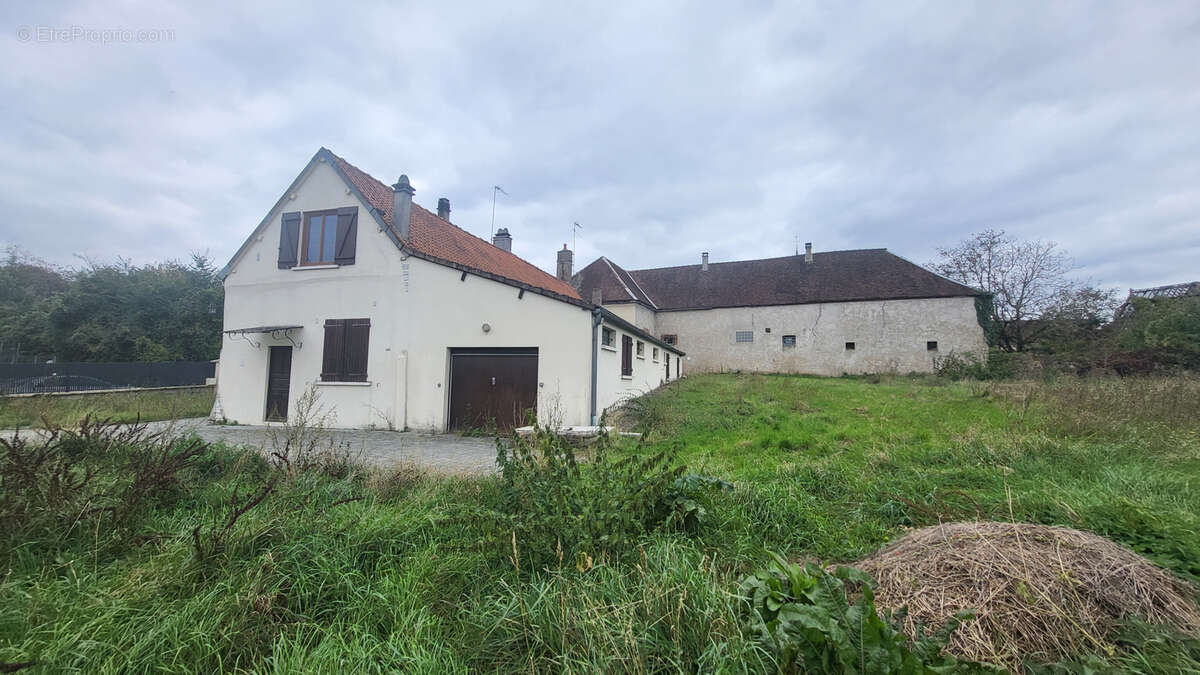 Maison à PERCENEIGE