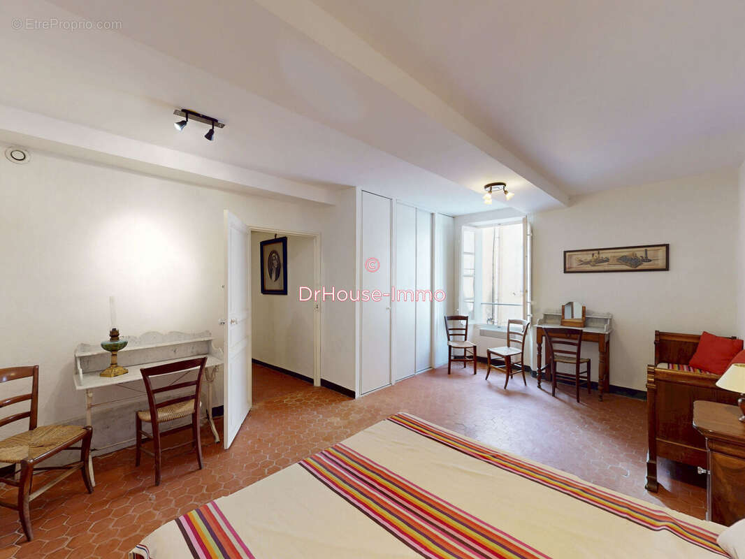 Maison à LA GARDE-FREINET