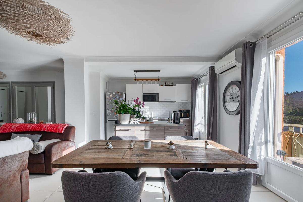 Appartement à COGOLIN