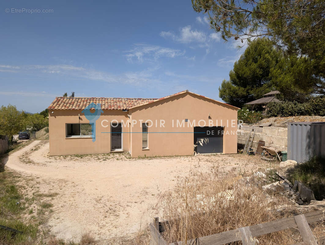 Maison à SAINT-SATURNIN-LES-APT