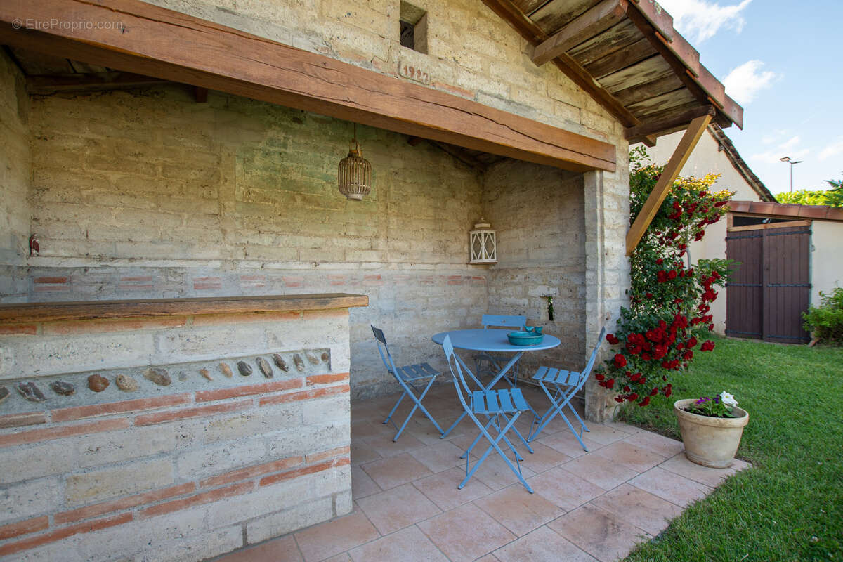 Maison à SAINT-CLAR-DE-RIVIERE