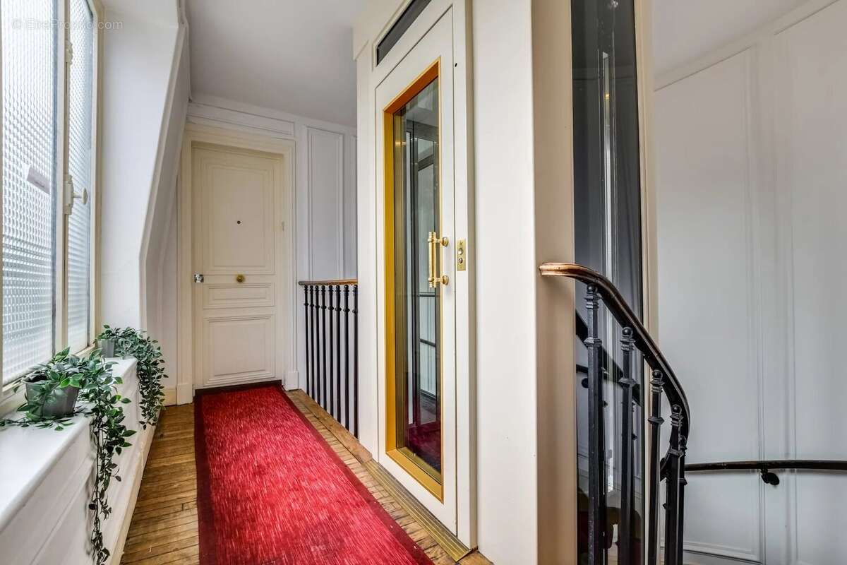 Appartement à PARIS-9E