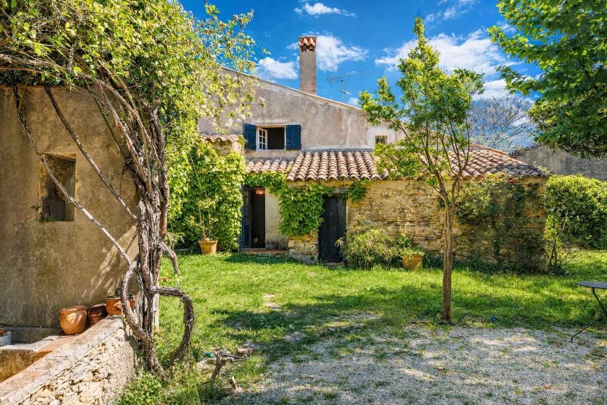 Maison à LE CASTELLET