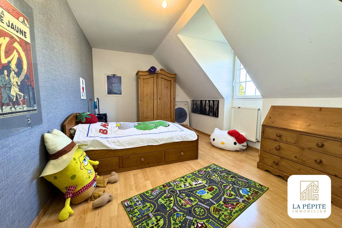 Maison à GOGNIES-CHAUSSEE