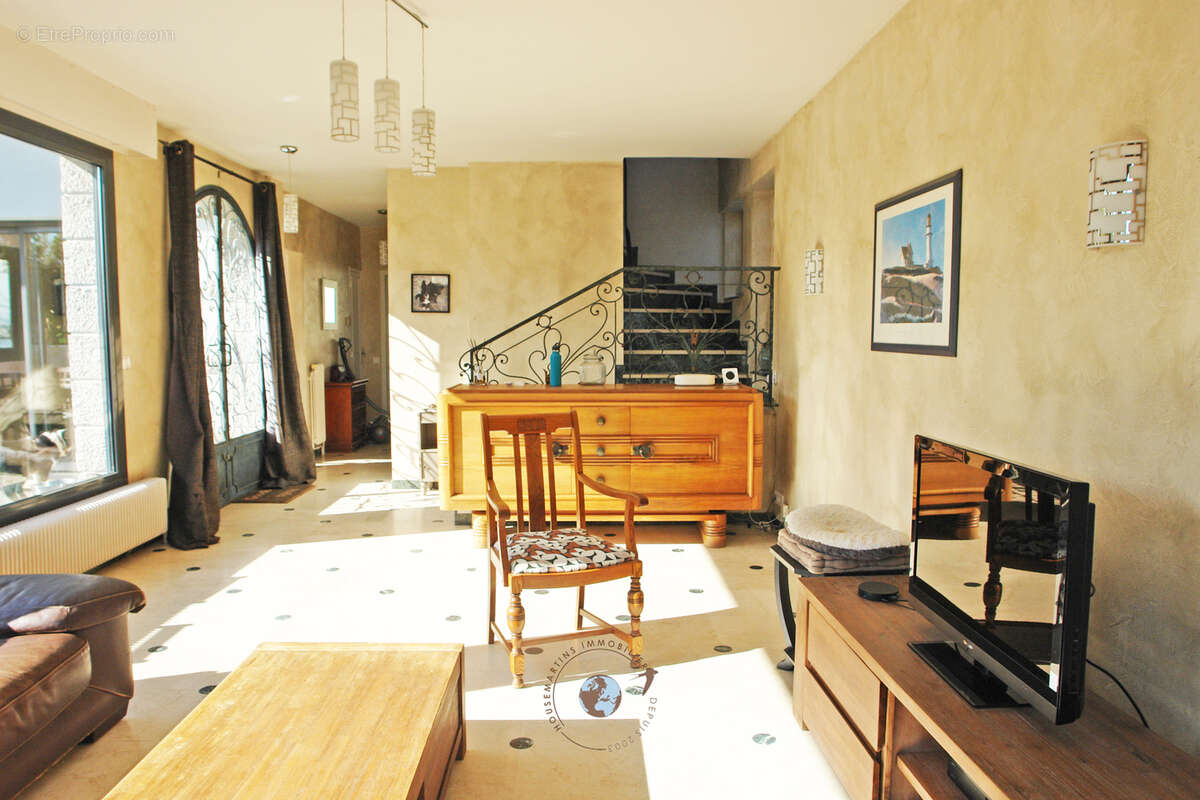 Maison à VERRIERES-LE-BUISSON