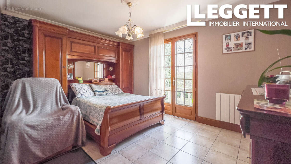 Maison à MONTIGNAC-CHARENTE