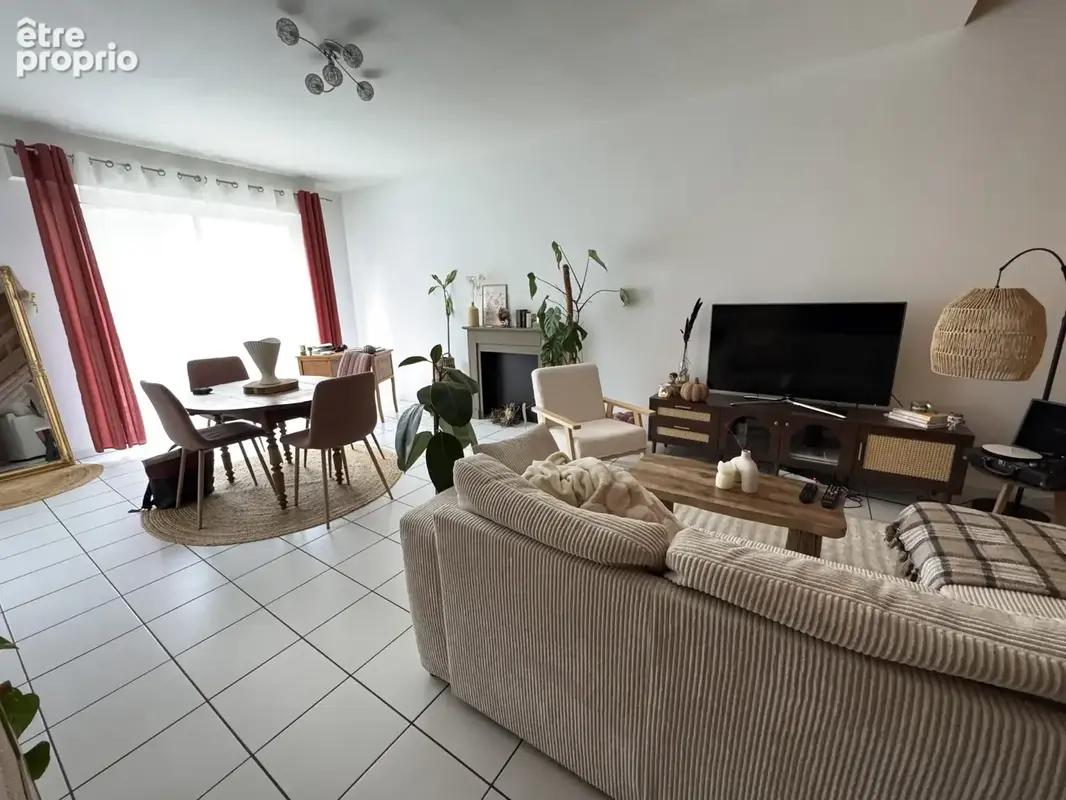 Appartement 3 pièces 68 m² à vendre à Saintes (17100) - photo 2
