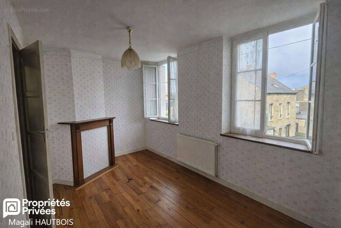 Maison à PONTAUBAULT