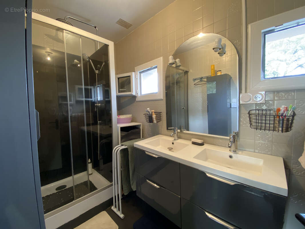 Maison à SAINT-MACAIRE-EN-MAUGES