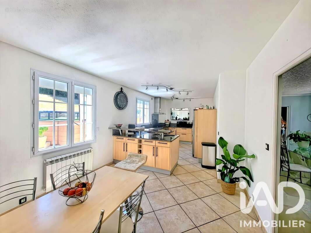 Maison 251 m² à Seraincourt  - photo 7