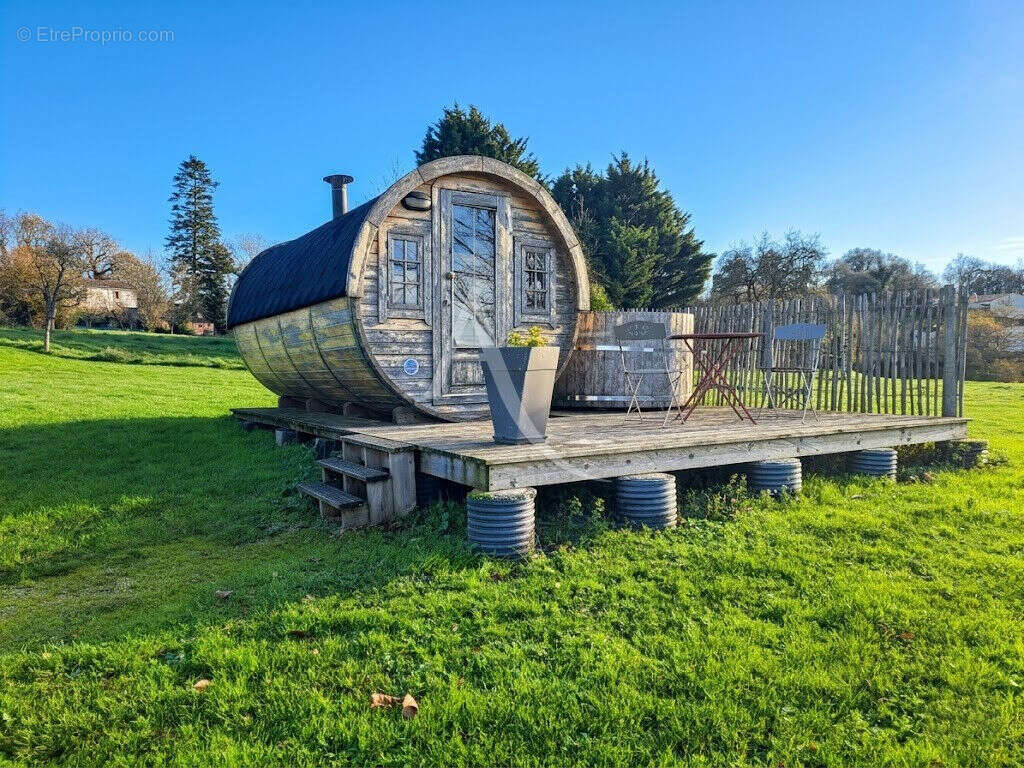 Maison à LES HERBIERS