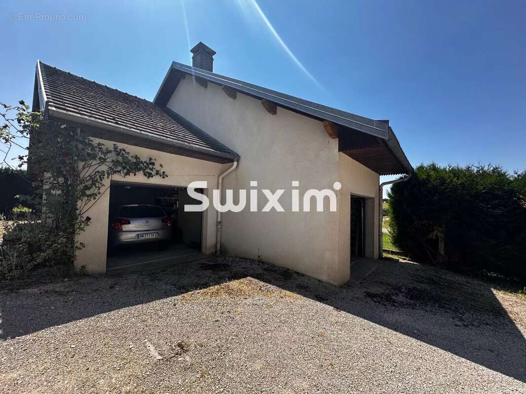 Maison à LONS-LE-SAUNIER