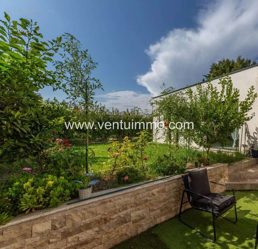 Cannes la bocca villa neuve avec jardin fleuri - photo 6