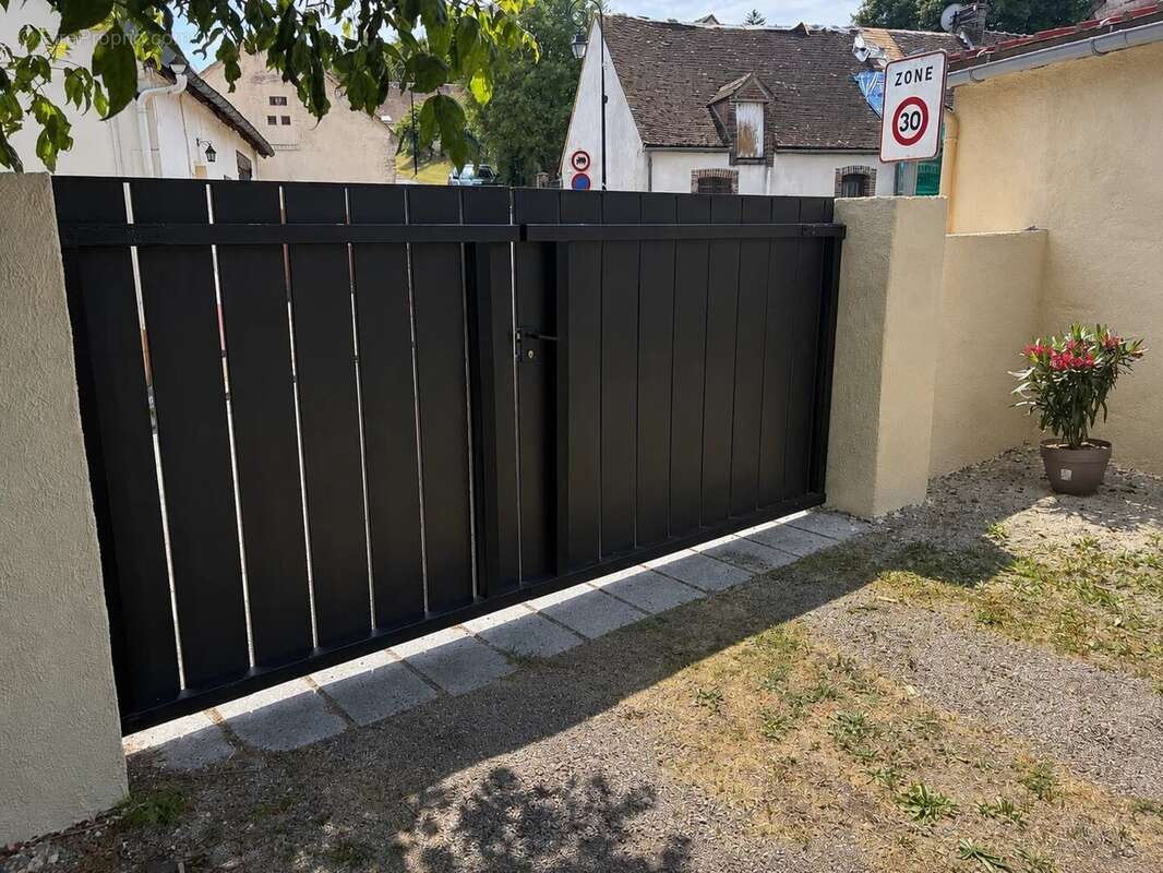 Maison à SAVIGNY-SUR-CLAIRIS