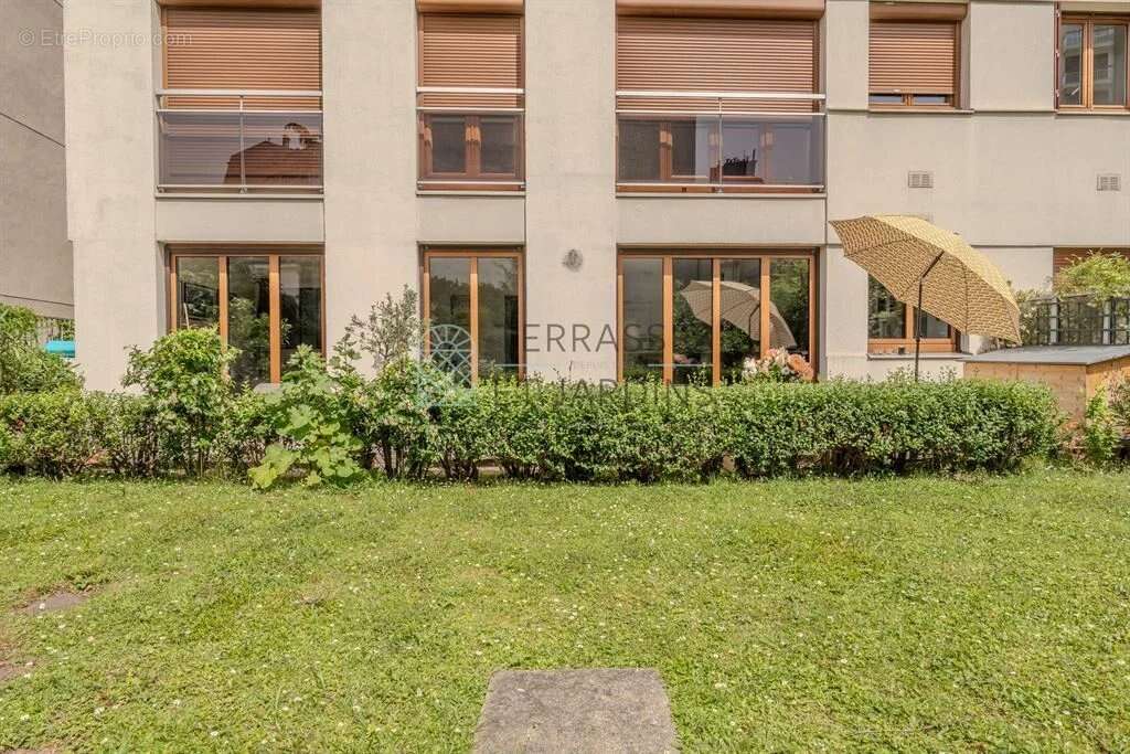 Appartement à PARIS-11E