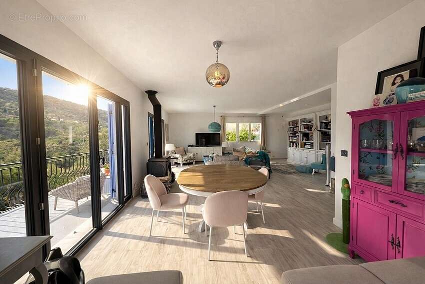 Maison 6 pièces / 130 m² / 519 000 EUR / BARGEMON - photo 5