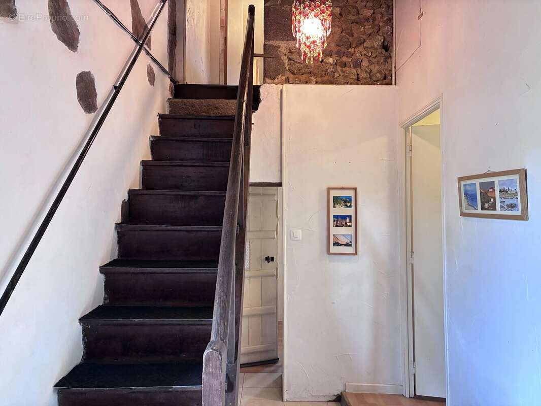 Appartement à MILLAC