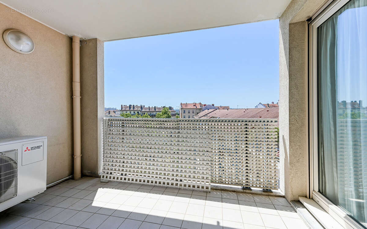 Appartement T4 - Monplaisir - Lyon 8 - photo 3