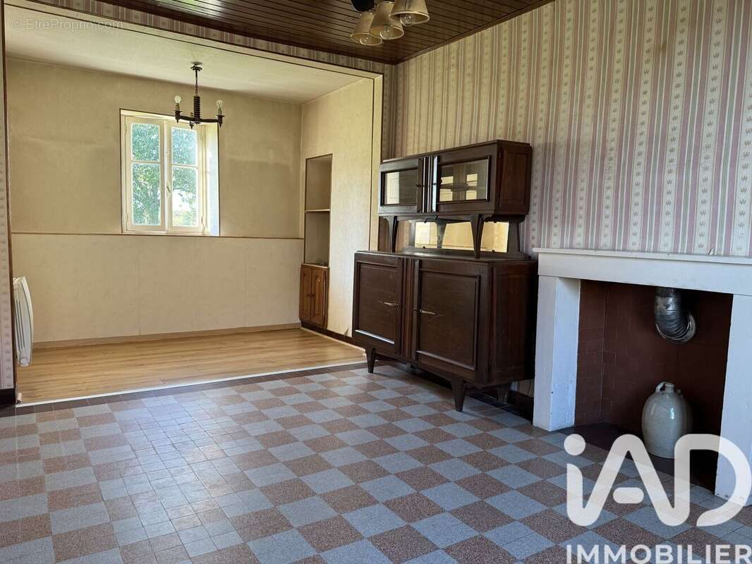 Maison 86 m² à Saint-Georges-De-Poisieux  - photo 6