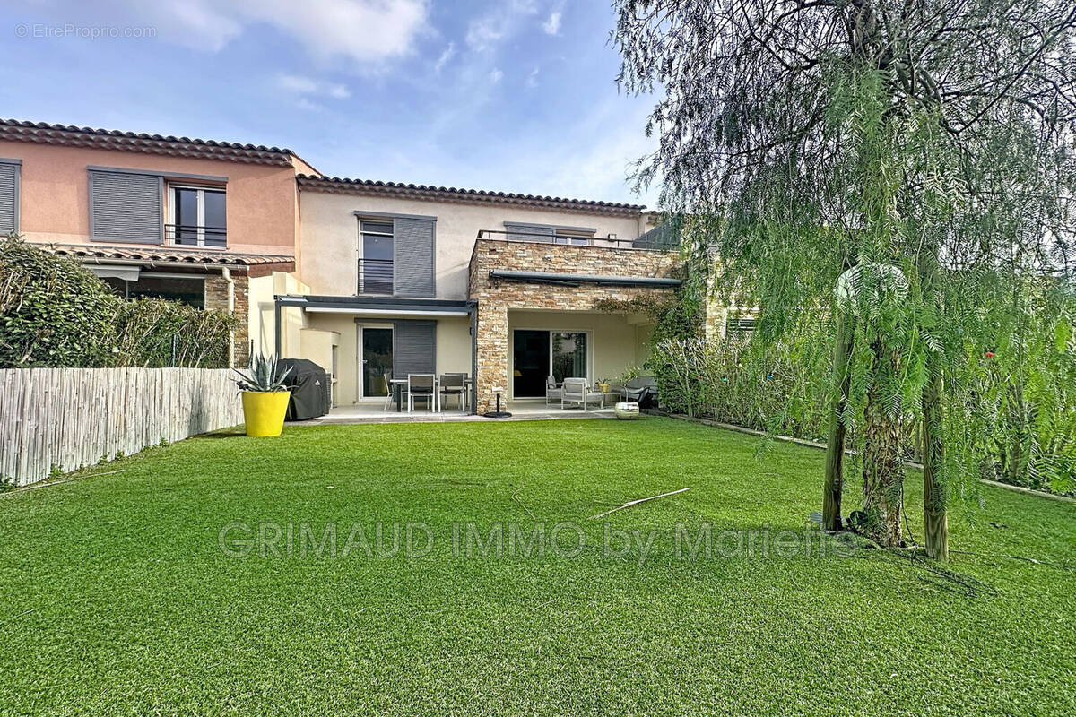 Maison à PLAN-DE-LA-TOUR