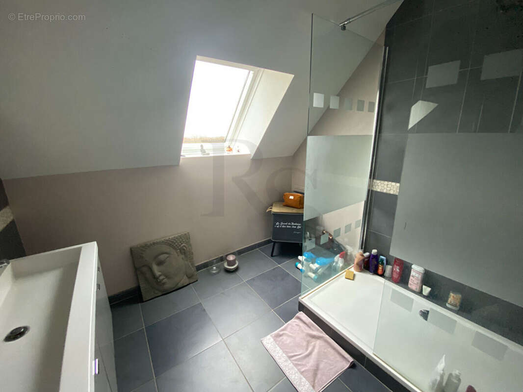 Maison à MONTREUIL-AU-HOULME