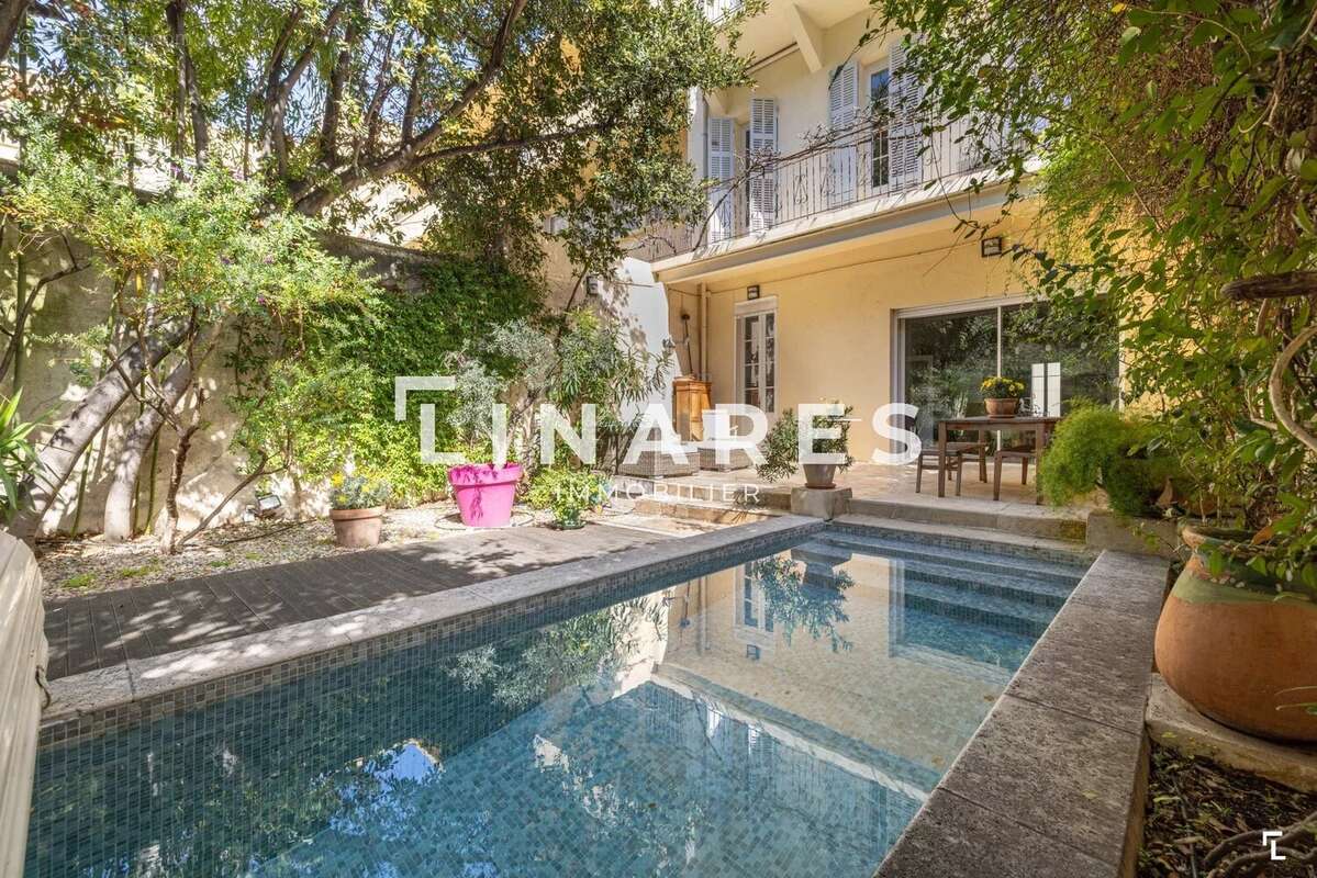 Appartement à MARSEILLE-8E