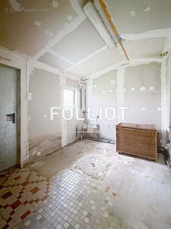 A Vendre, Maison à Saint Germain D'Elle avec terrain de 1800m² - photo 12