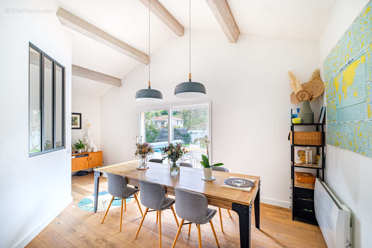 Maison à CURIS-AU-MONT-D'OR