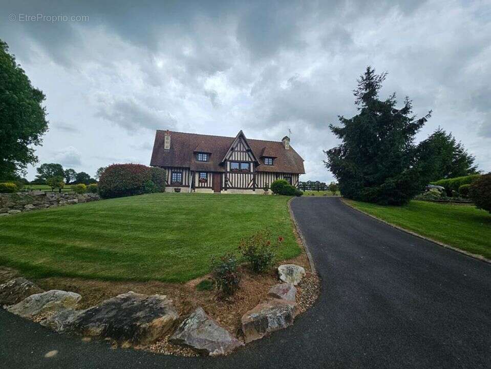 Maison à SAINT-GEORGES-EN-AUGE